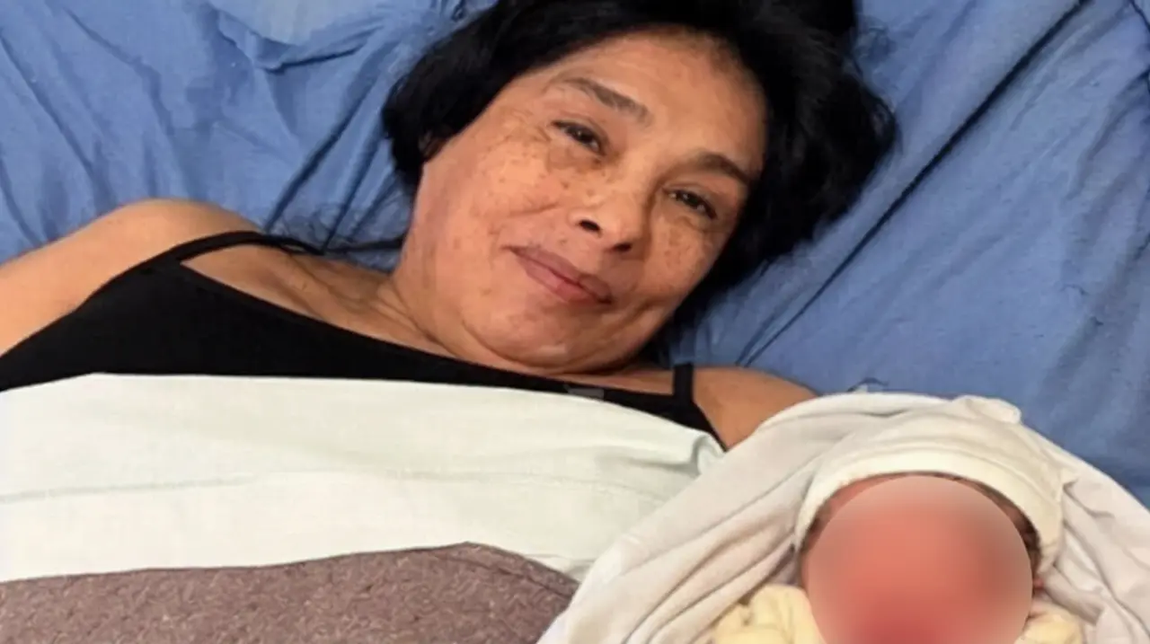 Fue madre por primera vez a los 62 años en San Nicolás tras un tratamiento de fertilidad