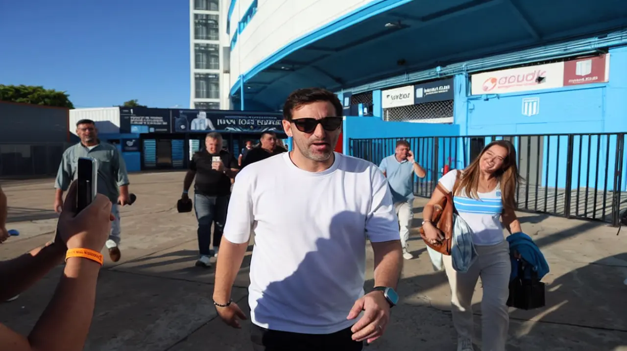 Milito, entre la idolatría y el desgaste: Racing atraviesa una nueva interna