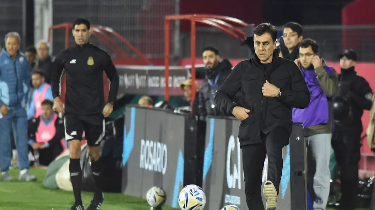 Independiente decidió poner fin al ciclo de Gustavo Quinteros tras la caída ante Atlético Tucumán