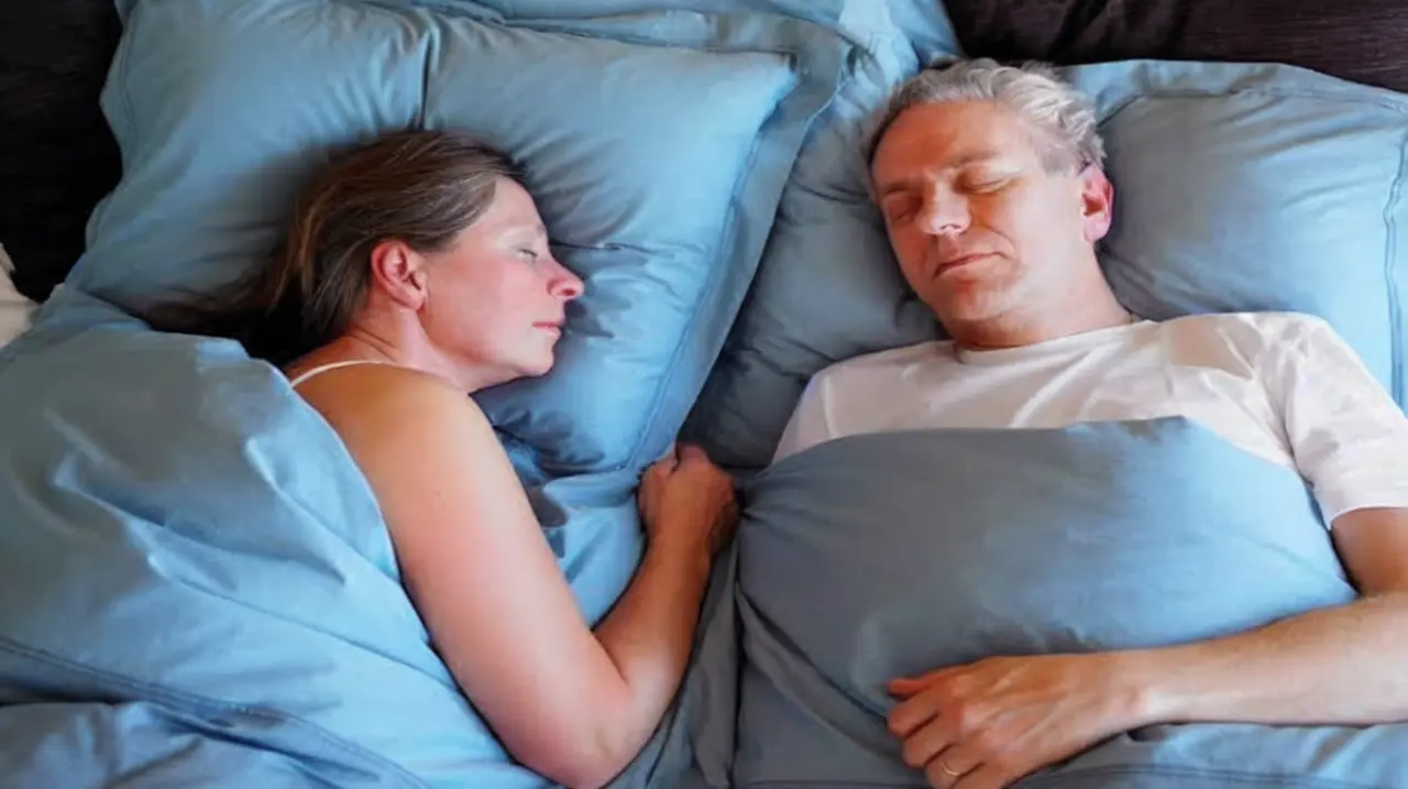 Qué postura conviene para dormir y qué hábitos ayudan a descansar mejor