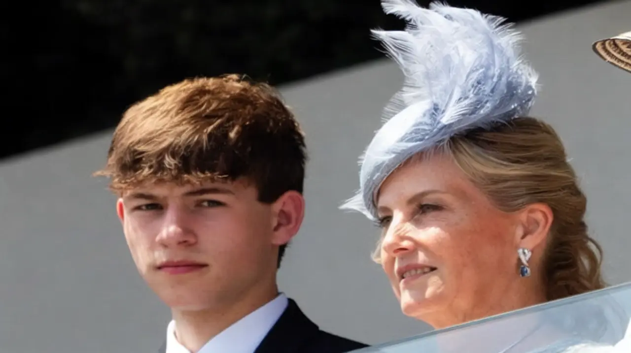 James, el nieto de Isabel II que se vuelca al campo y evita la vida real activa