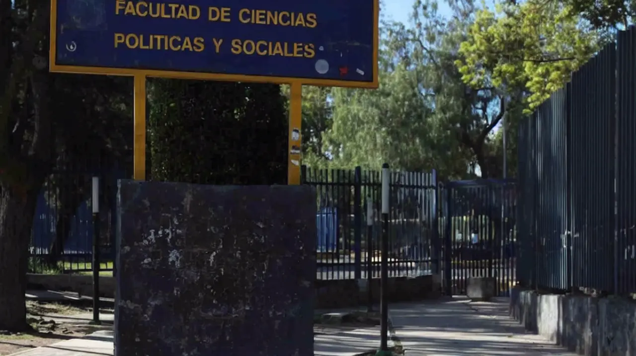 Paro en la FCPyS de la UNAM pone en duda el regreso a clases
