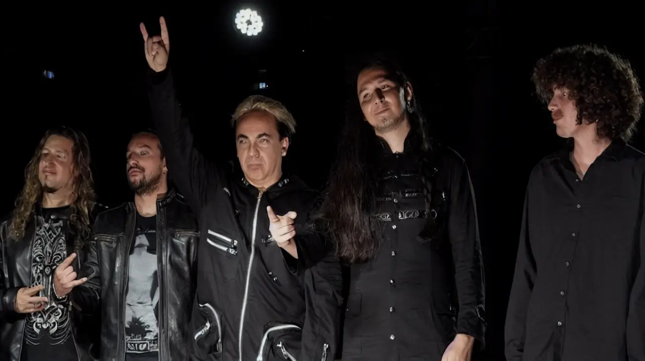 Cristian Castro activa su costado metalero con Lügh Draculea y un nuevo disco de La Esfinge