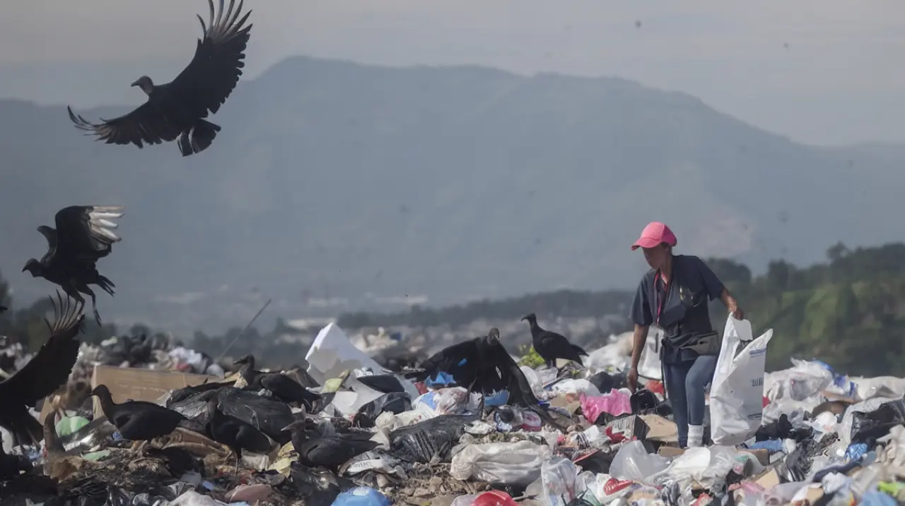 La CC frena el cierre del vertedero de Amatitlán y obliga a sostener su operación