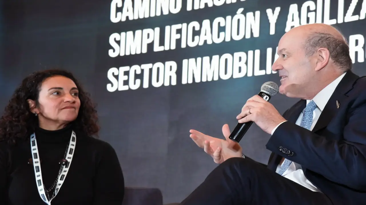 Sturzenegger pidió a los bancos “cambiar el chip” para impulsar el crédito hipotecario