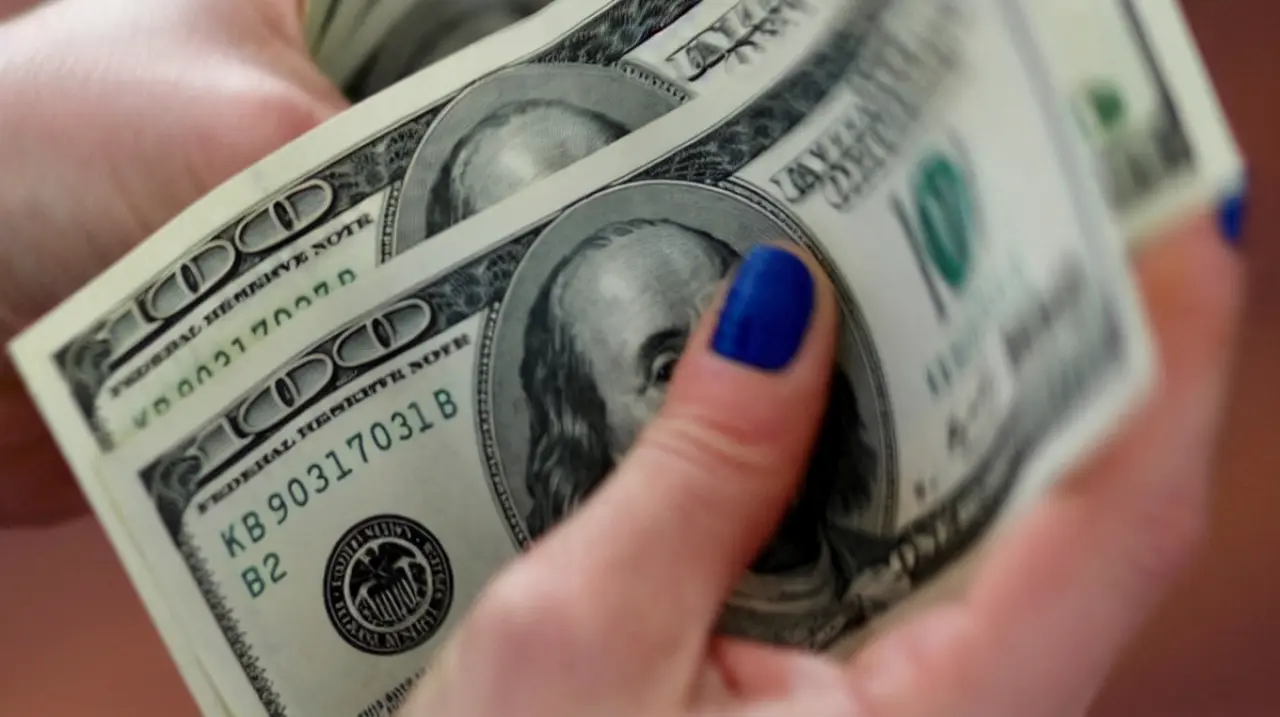 El dólar mayorista cayó por tercera semana seguida y tocó su menor nivel desde fines de julio