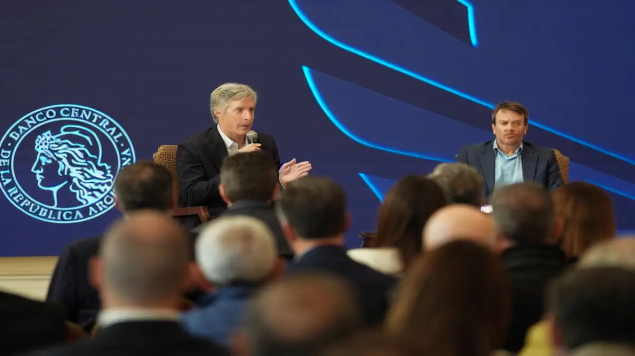 Bausili admitió que la economía crece por debajo de lo previsto y pidió acelerar la inversión