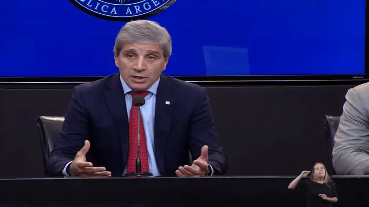 El Gobierno oficializó una mayor flexibilidad para los préstamos en dólares a empresas