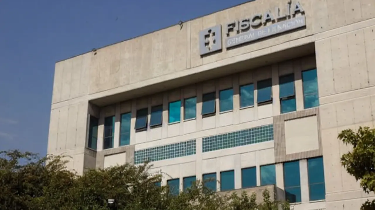 Fiscalía acusa a cuatro exfuncionarios por presuntos sobrecostos en contratos de Medellín
