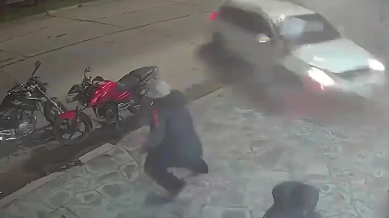Mar del Plata: una camioneta se descontroló, embistió un almacén y dejó un muerto y cinco heridos