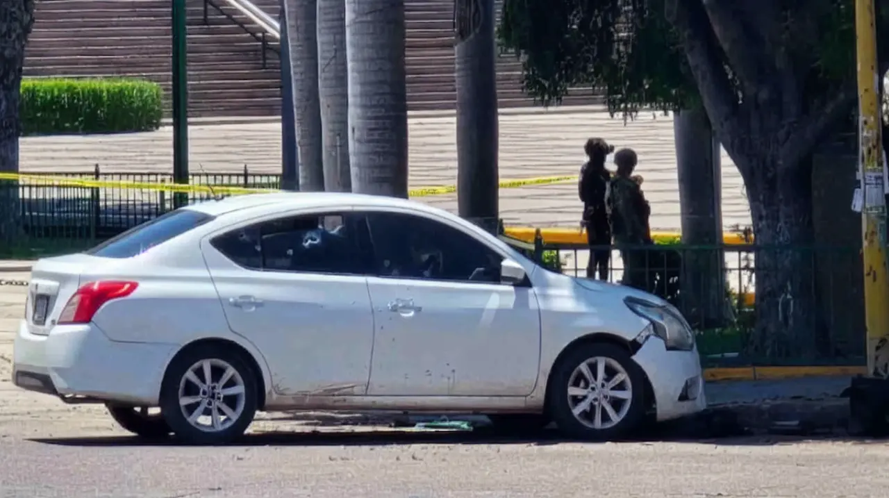 Ataque armado frente al Palacio de Gobierno en Culiacán deja dos muertos