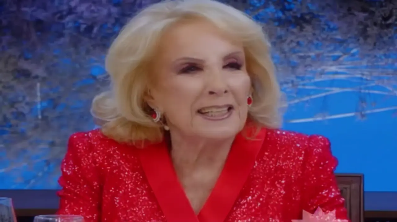 Mirtha Legrand deslumbró con un vestido rojo y recordó su última charla con Jorge Messi