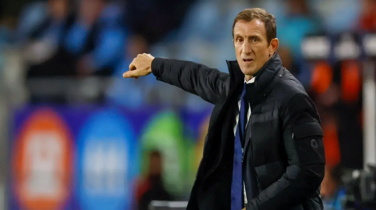 Arruabarrena explicó la salida de Paredes, habló de las bajas físicas y confirmó a Valencia para la Sudamericana