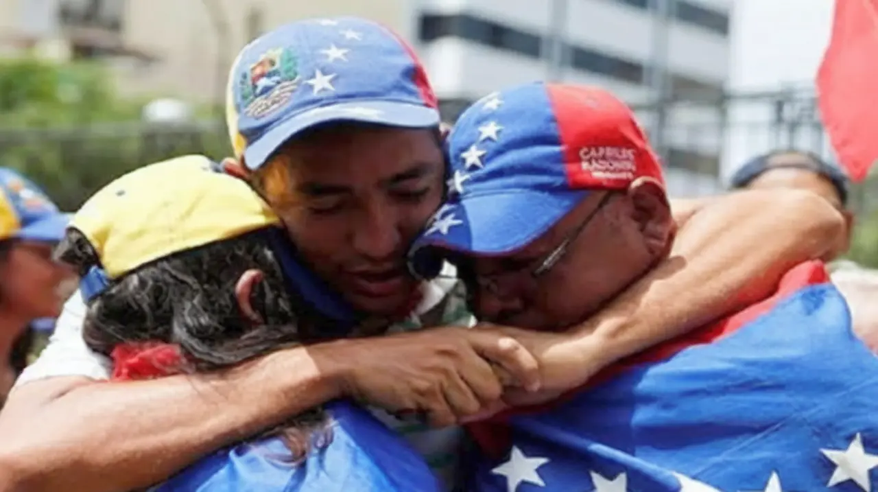 EE.UU. pone fin al TPS para 13 países y ofrece una salida voluntaria a migrantes venezolanos