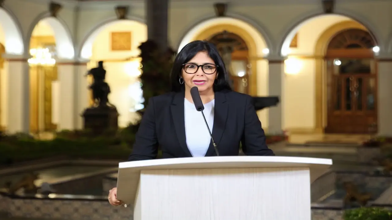 Rodríguez convoca una consulta popular para octubre en medio de nuevas excarcelaciones en Venezuela