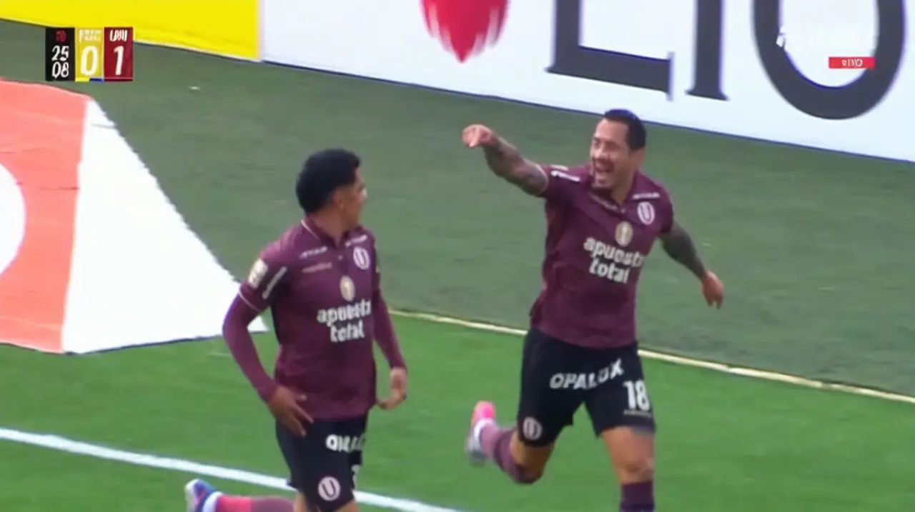 César Inga adelanta a Universitario con un cabezazo en carrera ante FC Cajamarca