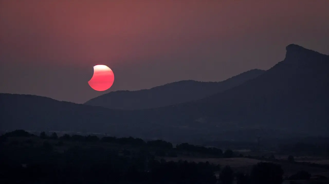 El eclipse total del 2 de agosto: destinos, duración y opciones para verlo