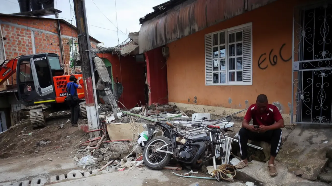 La remoción de escombros enfría la esperanza de hallar sobrevivientes tras el sismo en Colombia