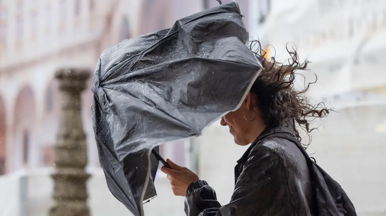 La DANA deja tormentas, granizo y viento fuerte mientras el calor aprieta en gran parte de España