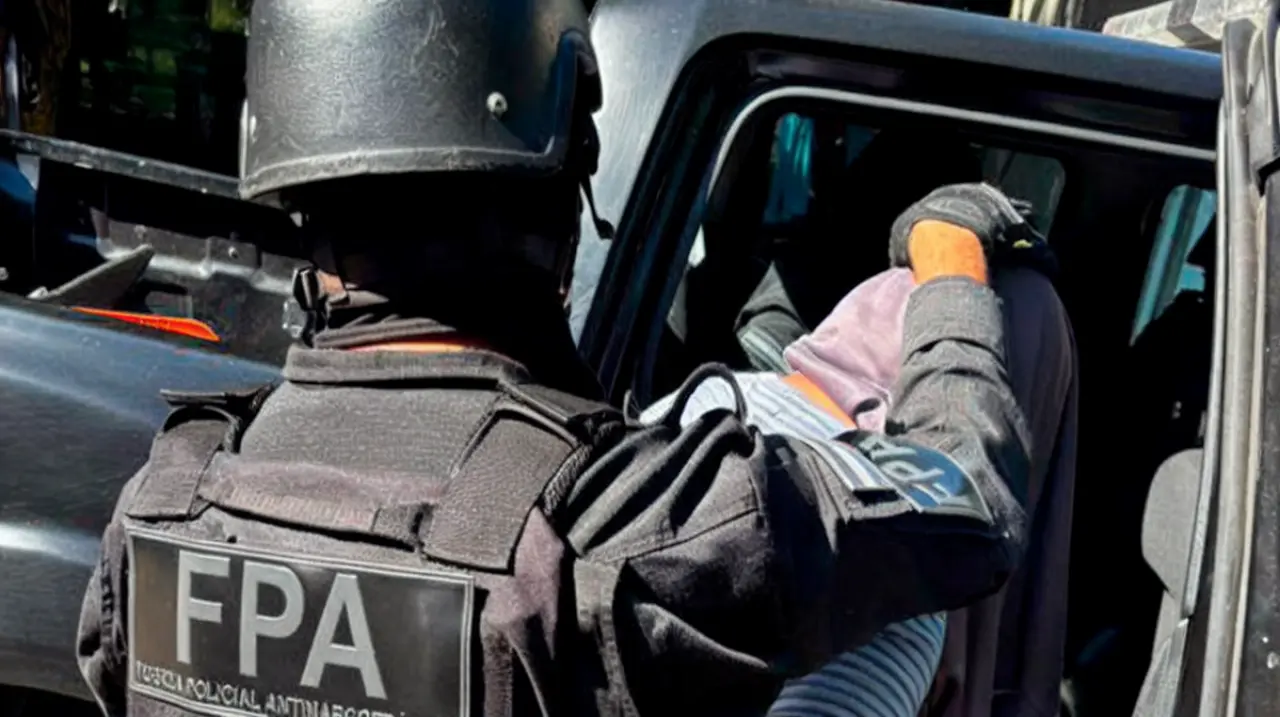 Córdoba: decomisan 575 dosis de cocaína y detienen a tres personas que vendían en una zona de vías