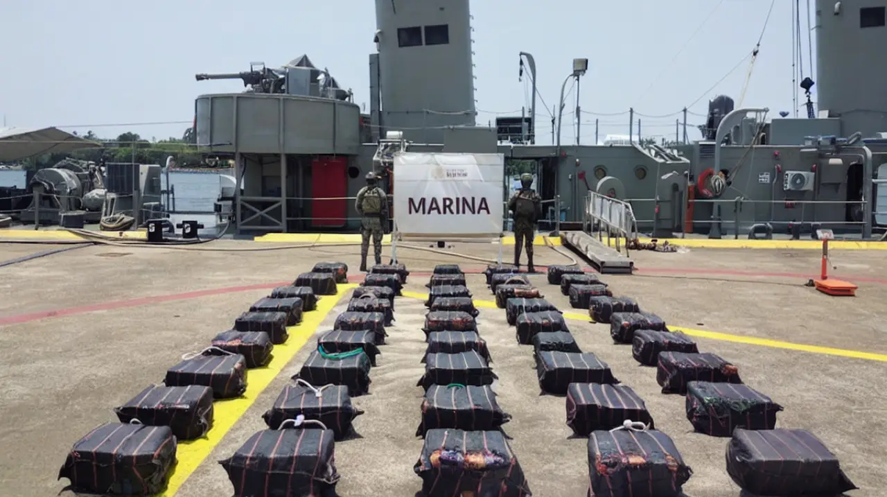 Marina asegura 3.5 toneladas de cocaína en dos operativos en el Pacífico