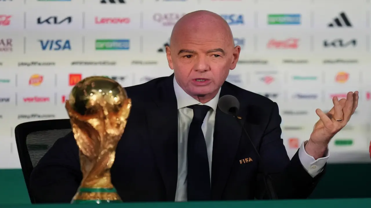 La FIFA apartó a Kevin Lamour tras sus críticas a Infantino