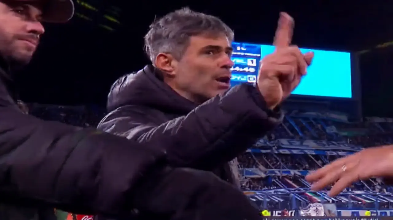 Vélez empató con Defensa y Justicia y el final quedó marcado por una pelea entre Barros Schelotto y Vaccari