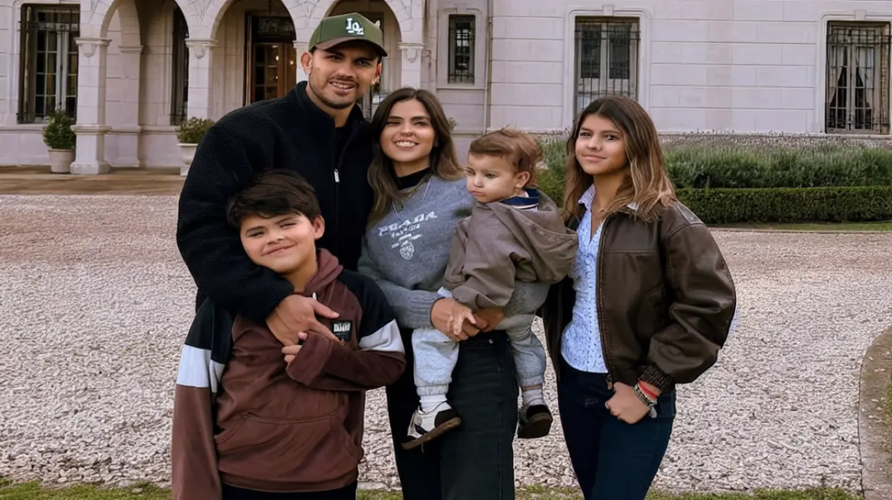 Paredes mostró su costado familiar en un día libre y un detalle de su hija se robó las miradas