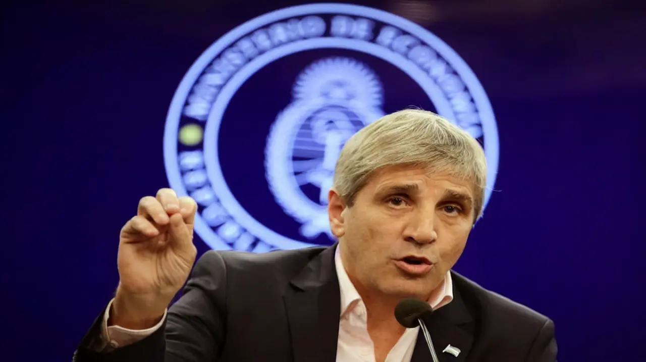 La contención del gasto se endureció en julio y golpeó sobre todo a subsidios y provincias