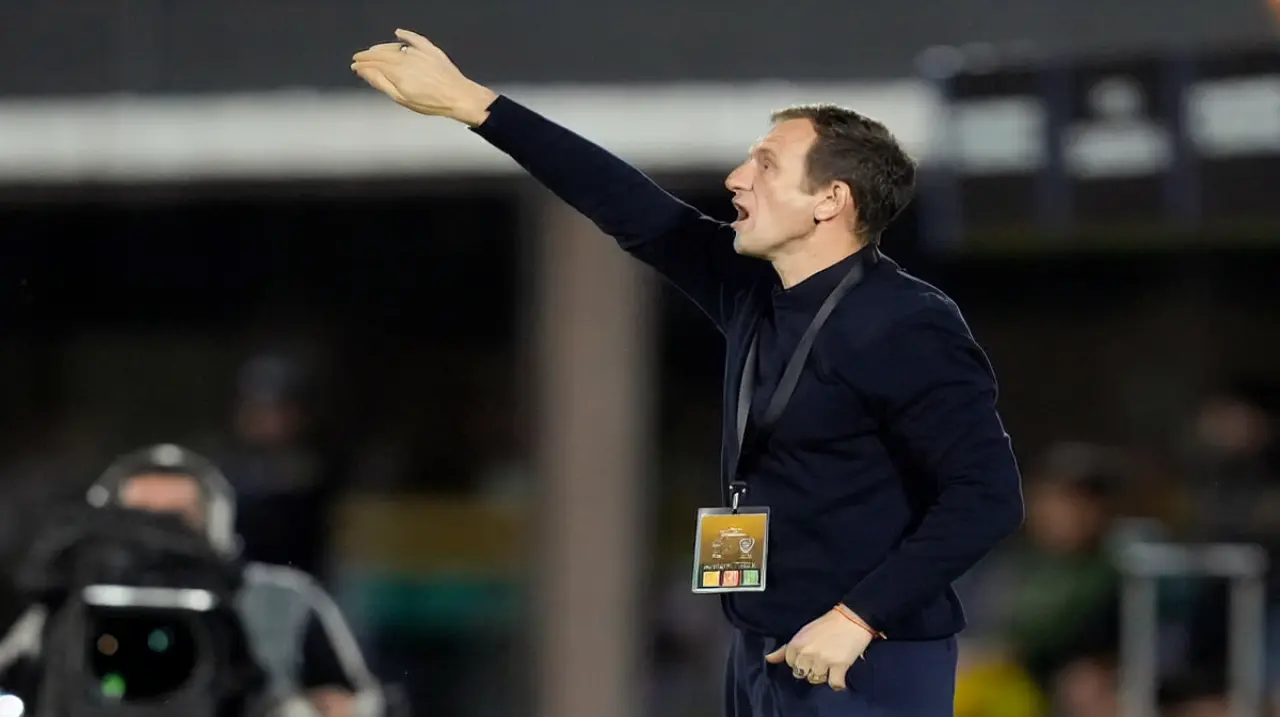 Arruabarrena pidió prudencia tras el 4-0 de Boca y marcó que el equipo todavía tiene margen para crecer