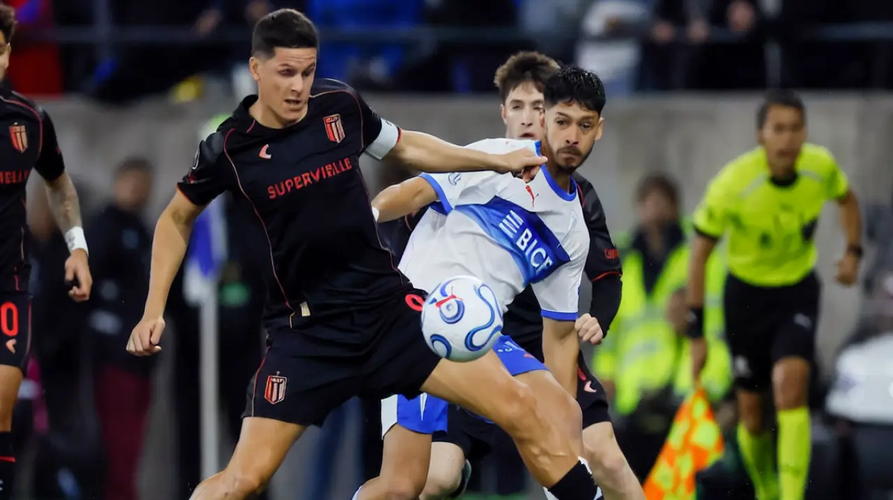 Estudiantes vence a Universidad Católica en Santiago y se acerca a cuartos de la Libertadores