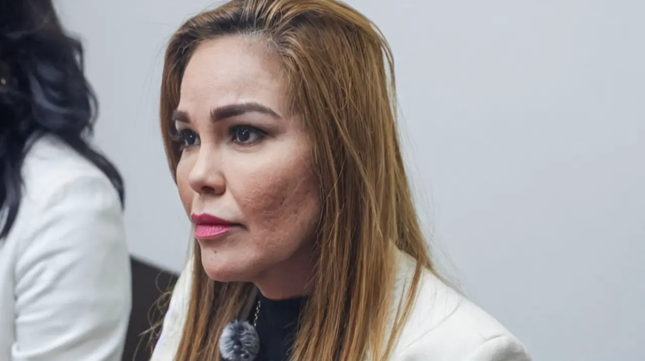 Paola Gárate se anota en la contienda del PAN por Sinaloa sin dejar el PRI