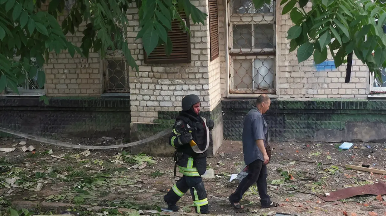 Ataque ruso en la provincia de Járkov deja al menos diez muertos y ocho heridos