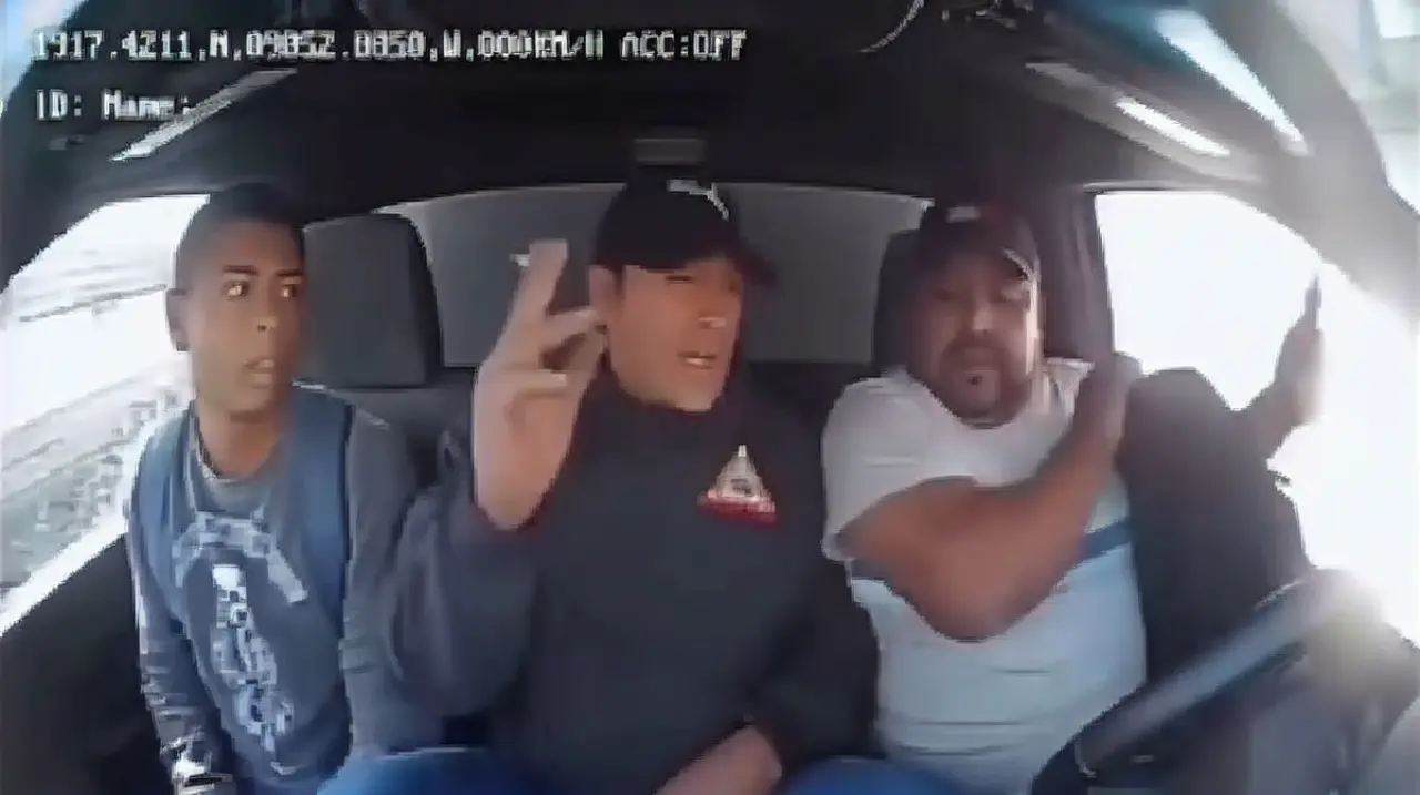 Video exhibe intento de robo contra transportista en la México-Puebla, a la altura de Chalco