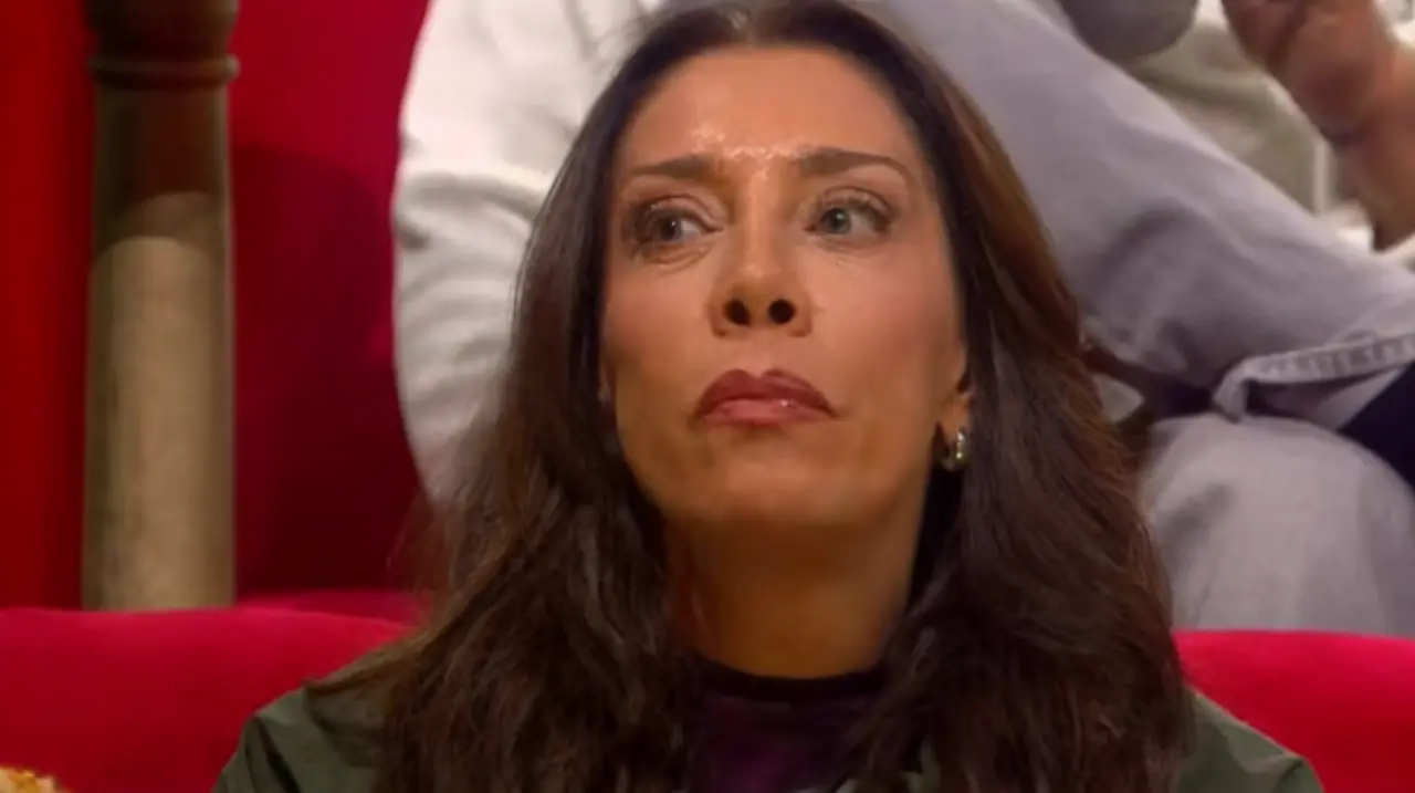 Cynthia Klitbo se enfrenta a sus compañeros en La Casa de los Famosos México tras burlas por sus ronquidos