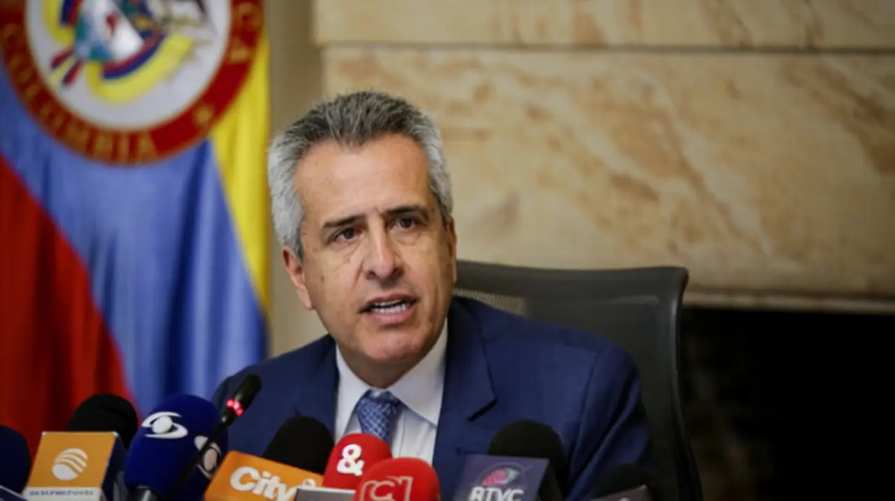 Legalizan la captura de Luis Fernando Velasco y le imponen detención domiciliaria por el caso Ungrd