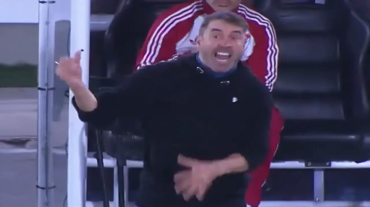 Coudet vivió el empate de River con Santa Fe con tensión, un exabrupto y una posible sanción
