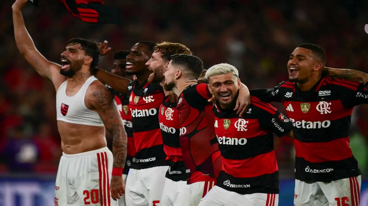 Flamengo venció 2-1 a Cruzeiro en el Maracaná y avanzó a cuartos de la Libertadores
