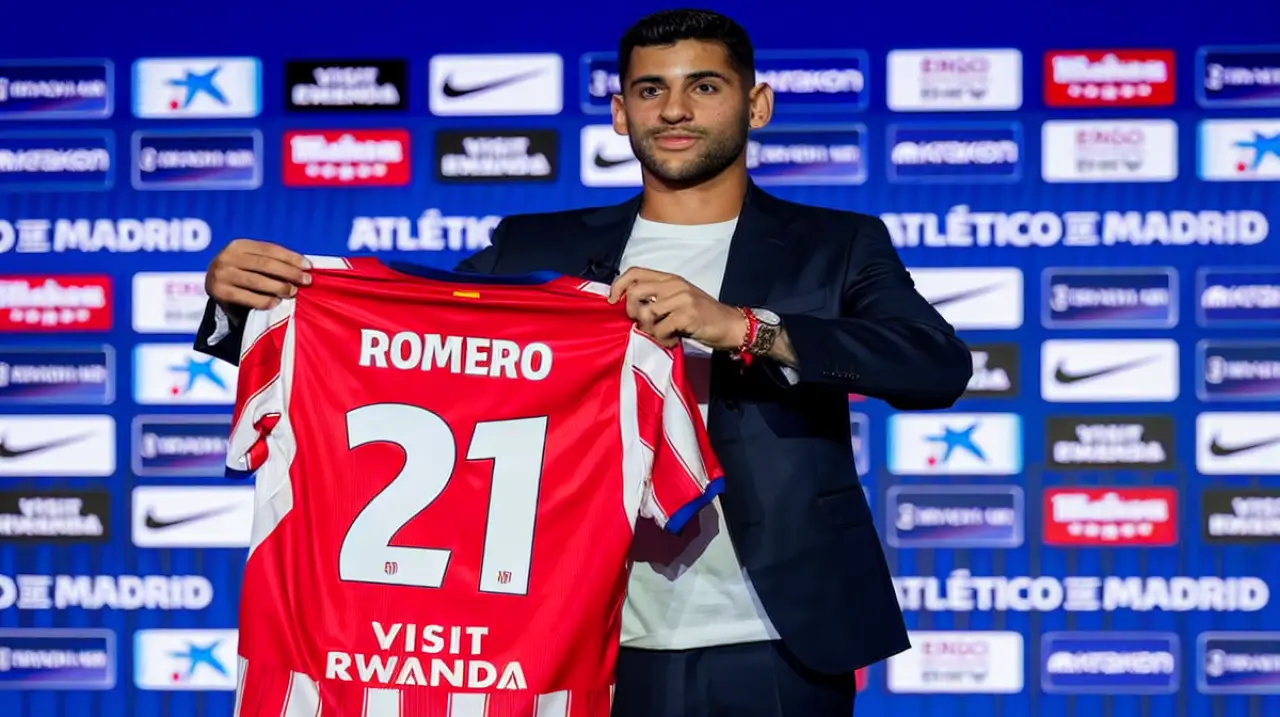 Cuti Romero fue presentado en Atlético de Madrid y respaldó a Julián Álvarez