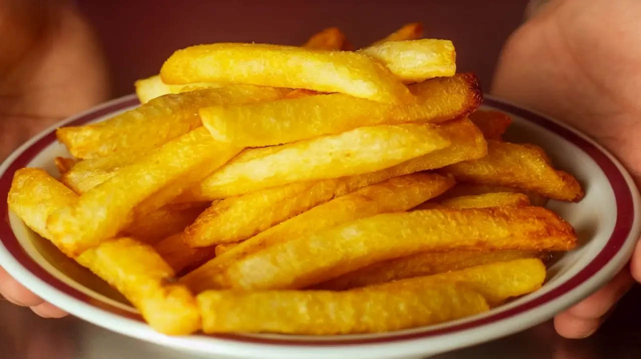 Papas fritas perfectas: qué papa elegir, cómo cocinarlas y dónde probar siete versiones destacadas en Buenos Aires