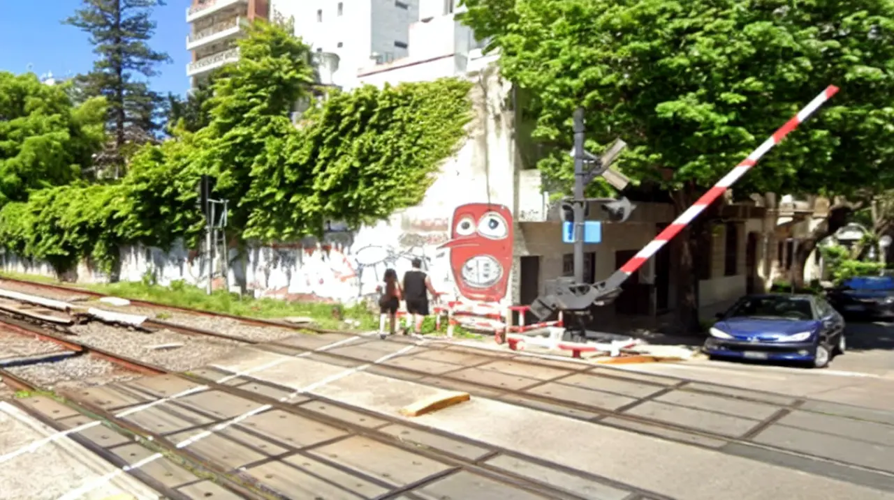 Un repartidor murió atropellado por una formación del tren Sarmiento en Flores