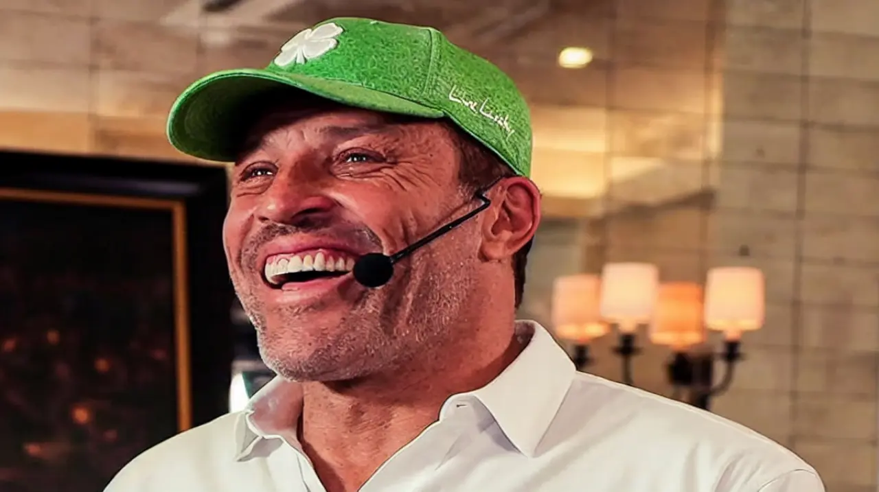 Tony Robbins: el ego alimenta el malestar y la gratitud puede cortar el ciclo