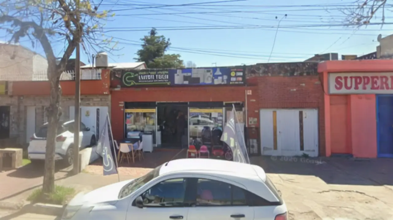 Golpe exprés a una tienda de tecnología en Rosario y robo millonario en San Juan