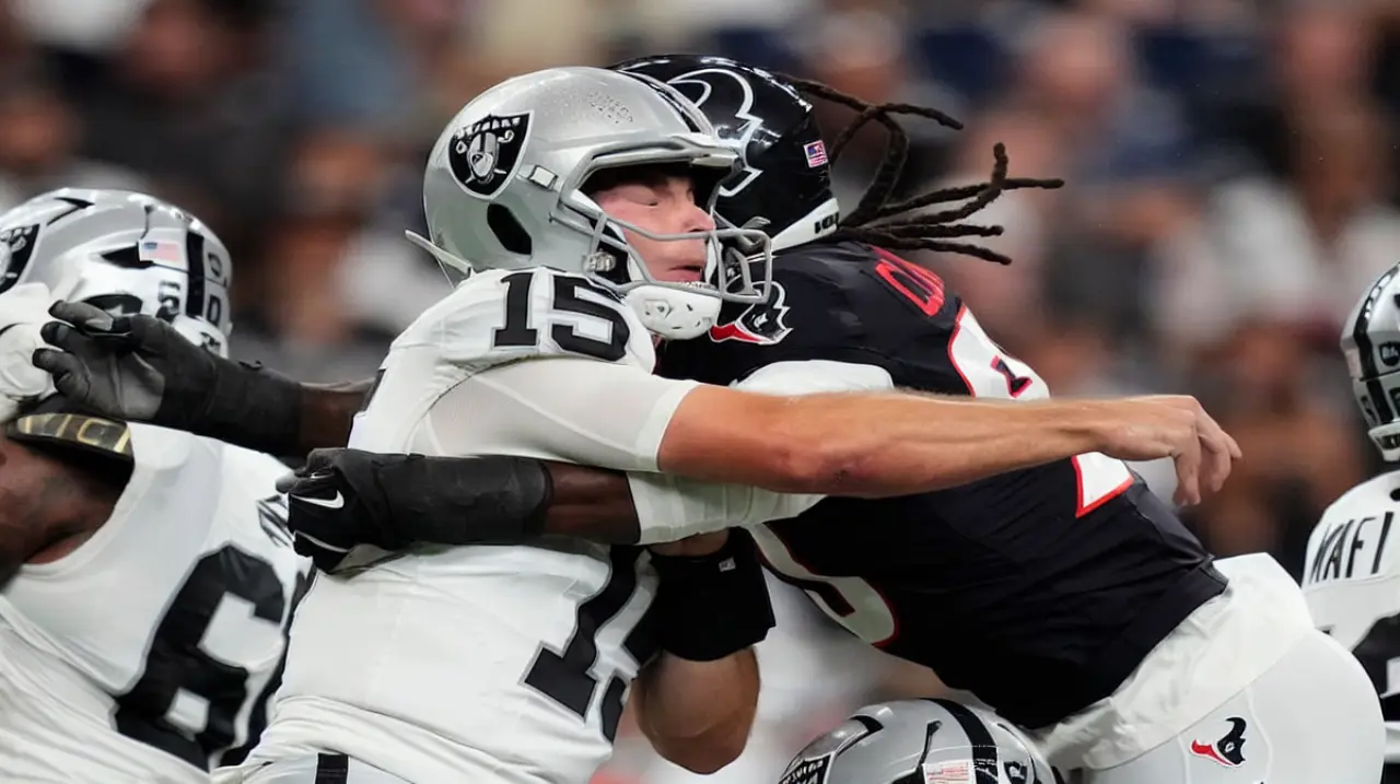 Mendoza sufre en la primera mitad, pero Raiders remontan y vencen 22-20 a Texans