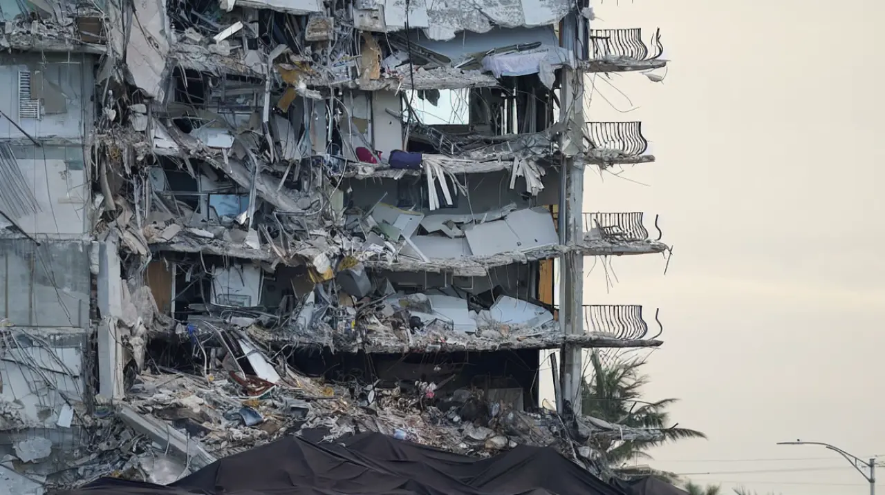 Surfside sigue marcando el costo de vivir en un condominio en Florida