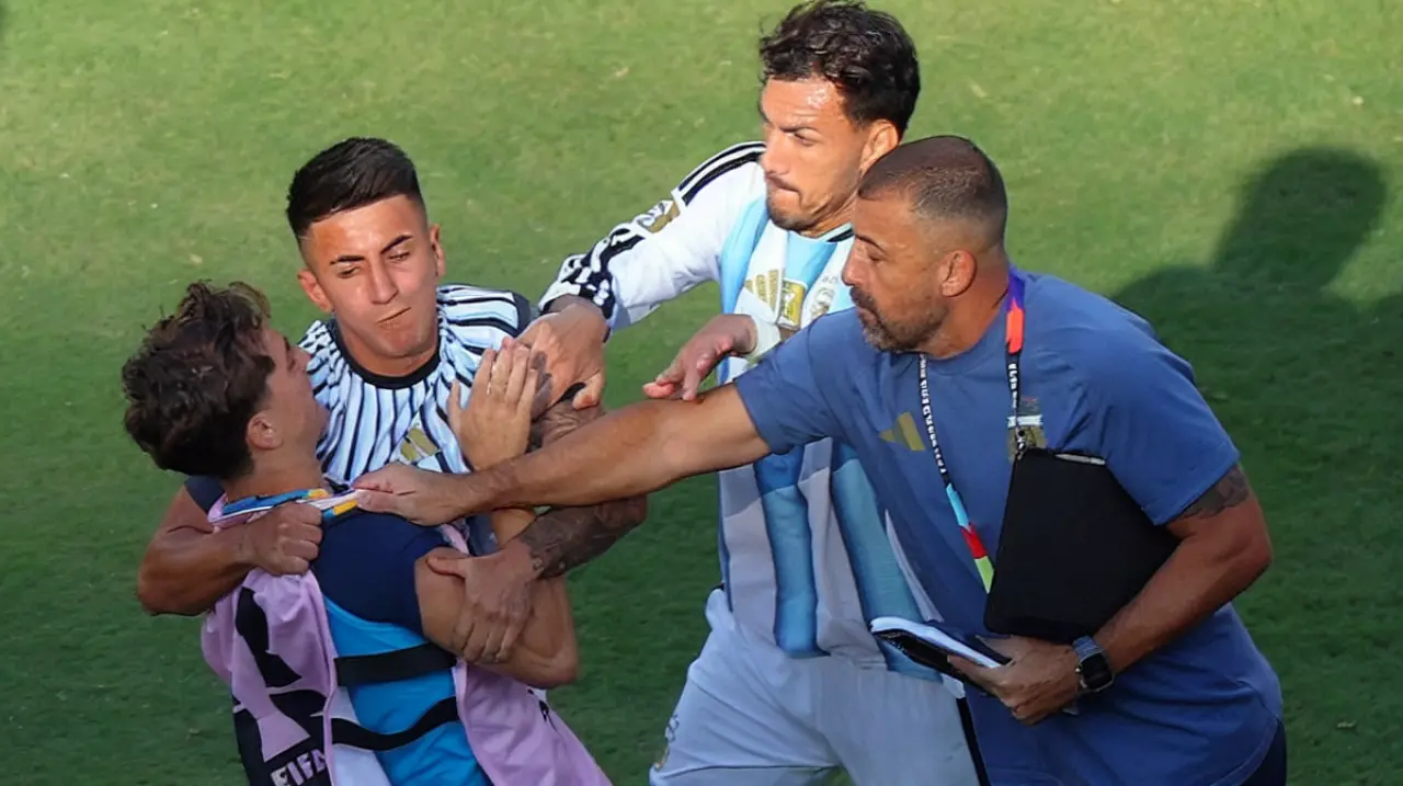 La FIFA sancionó a Paredes, Molina y la AFA tras los incidentes de la final