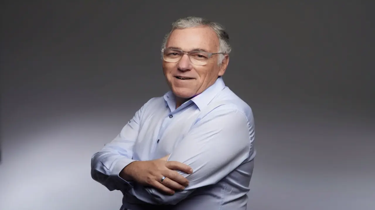 Matías Muñoz propone revisar la historia familiar para amar mejor en la adultez