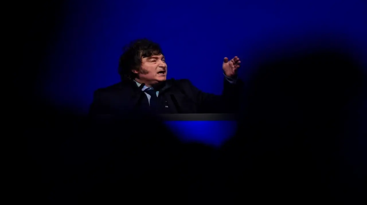 Milei negó que la morosidad sea un problema del Gobierno y apuntó contra periodistas y economistas