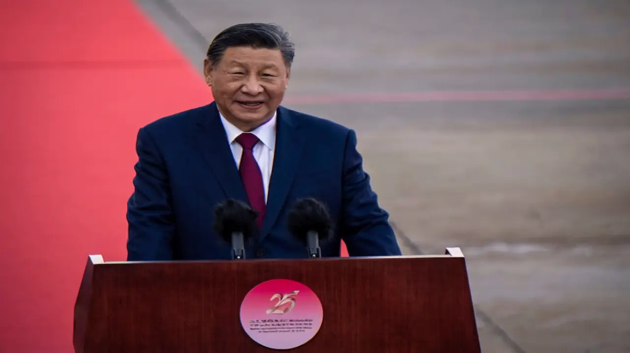 Un exorganizador de la vigilia por Tiananmen sigue recordando en silencio pese a las condenas en Hong Kong