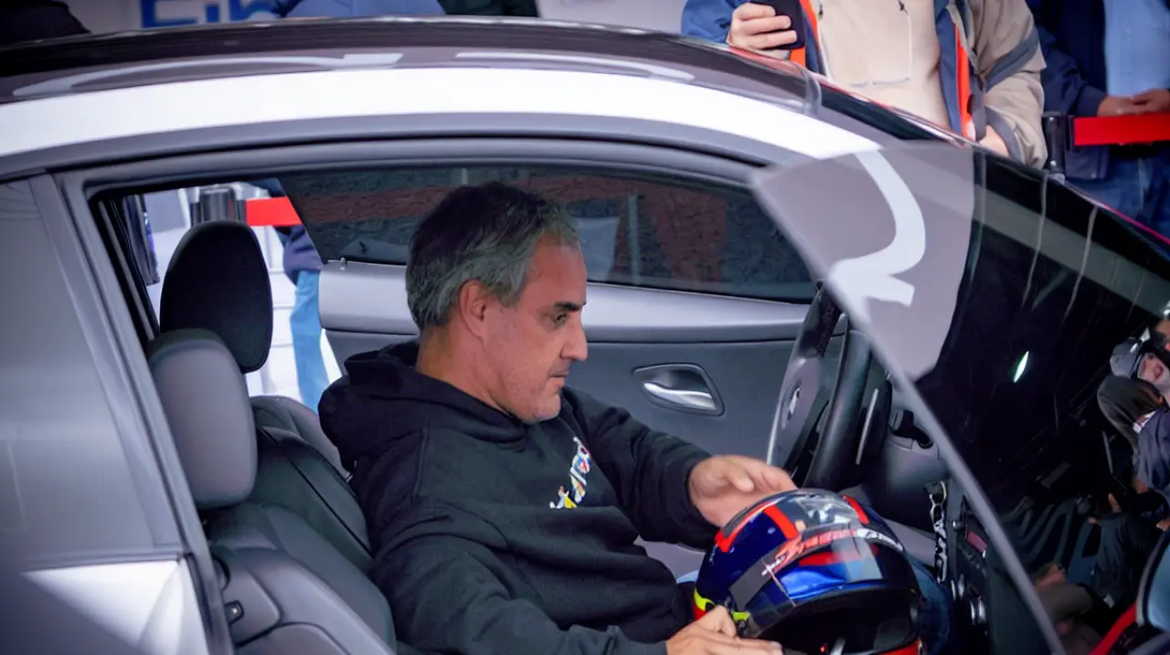 Juan Pablo Montoya cree que Colombia puede aspirar a la Fórmula 1 y pone el foco en el impulso a Sebastián